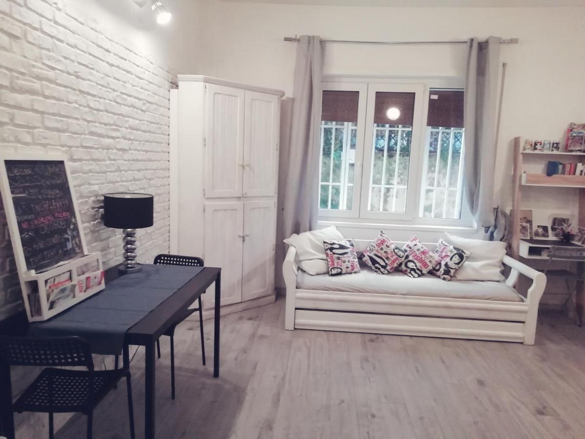White Apartment Рим Екстериор снимка