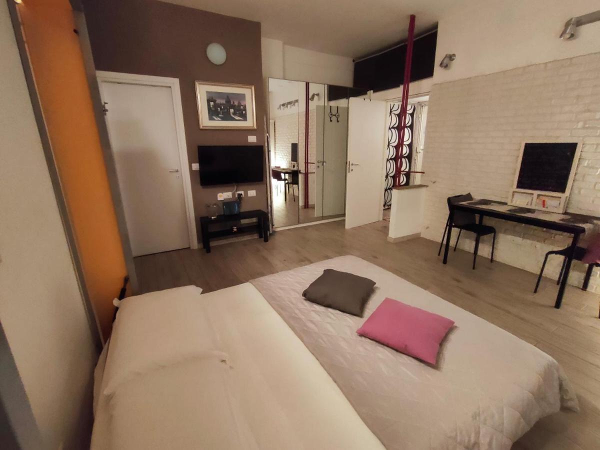 White Apartment Рим Екстериор снимка