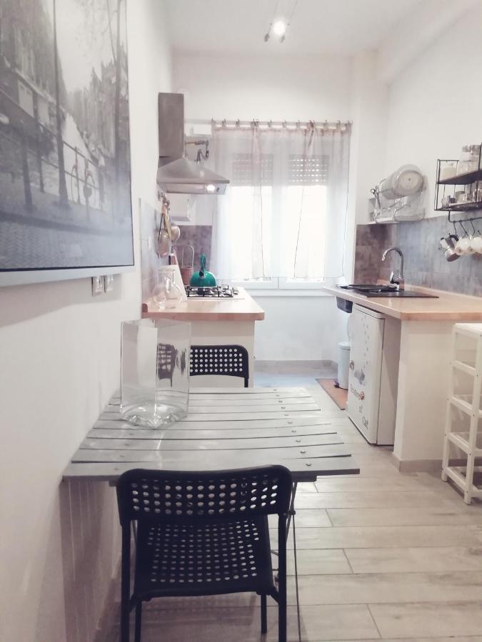 White Apartment Рим Екстериор снимка