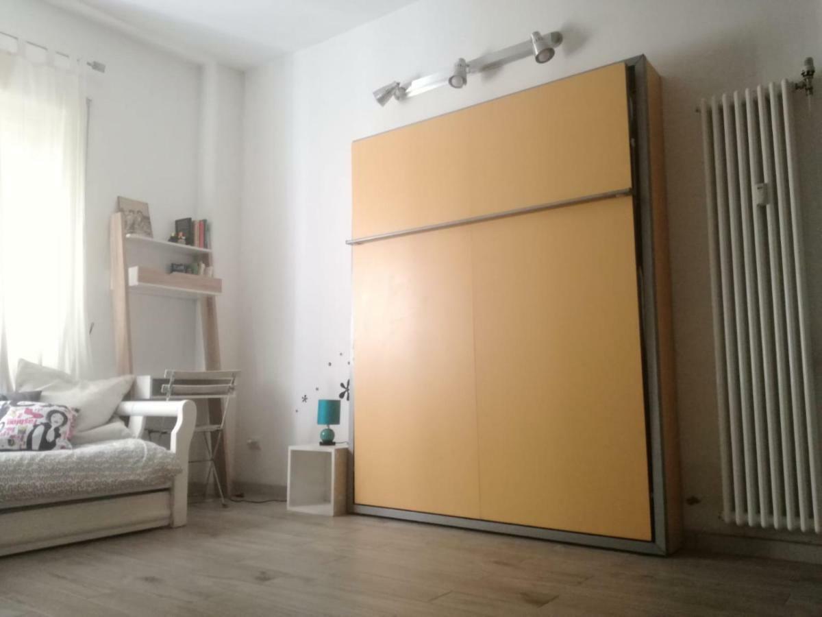 White Apartment Рим Екстериор снимка